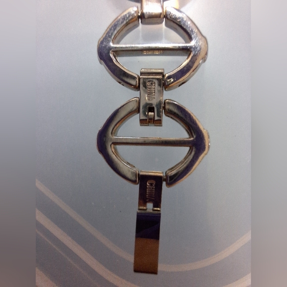 Quartz Silver Chain Link Watch with Extender - Picture 5 of 10